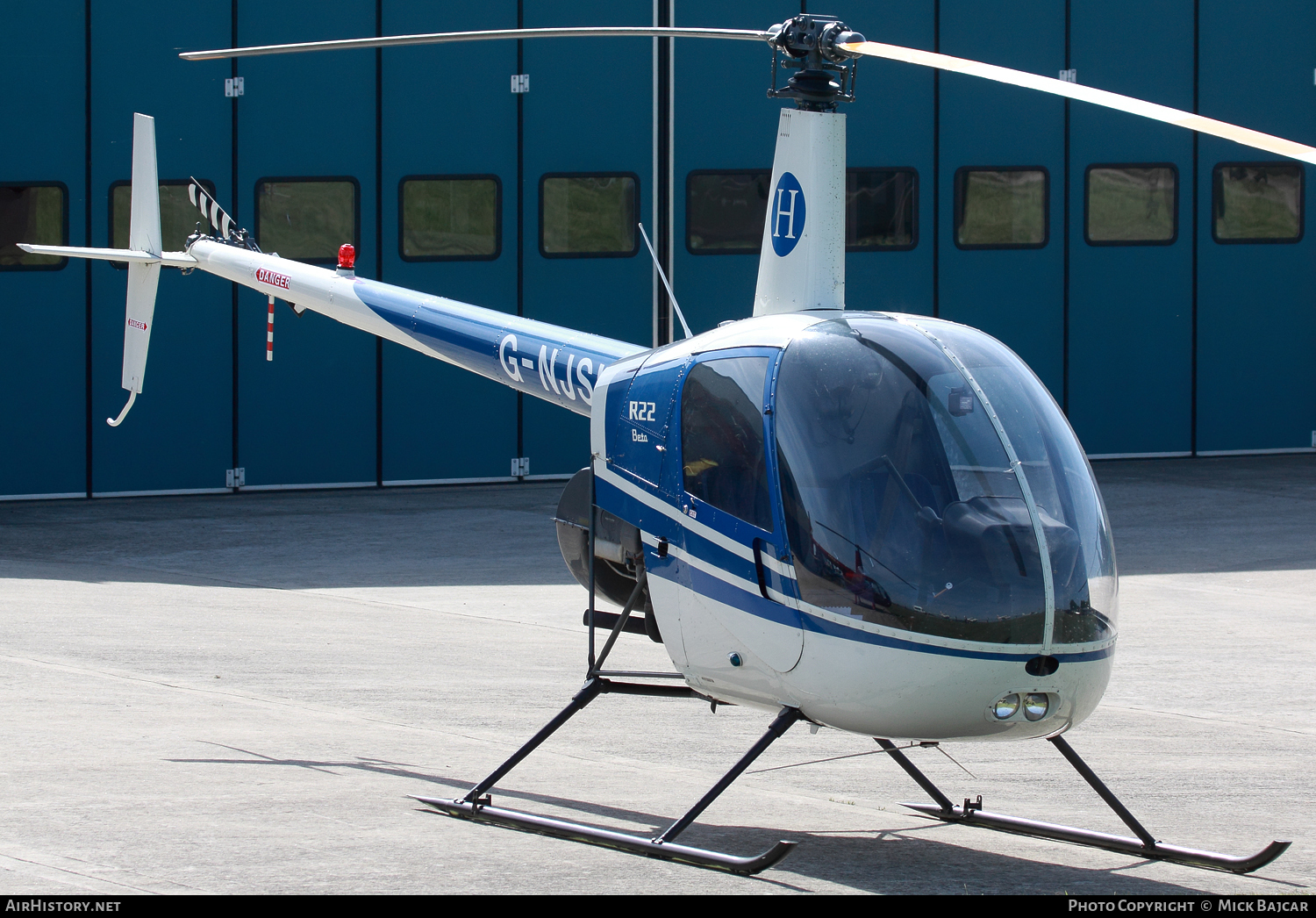 Aircraft Photo of G-NJSH | Robinson R-22 Beta | AirHistory.net #68701