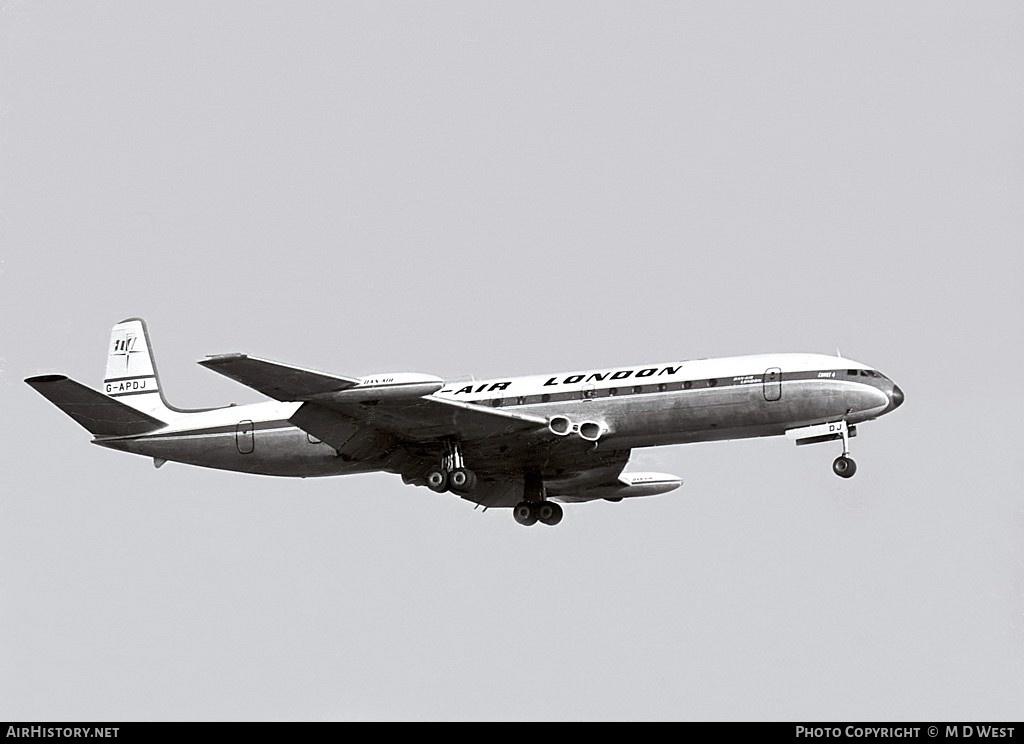 Aircraft Photo of G-APDJ | De Havilland D.H. 106 Comet 4 | Dan-Air London | AirHistory.net #68816