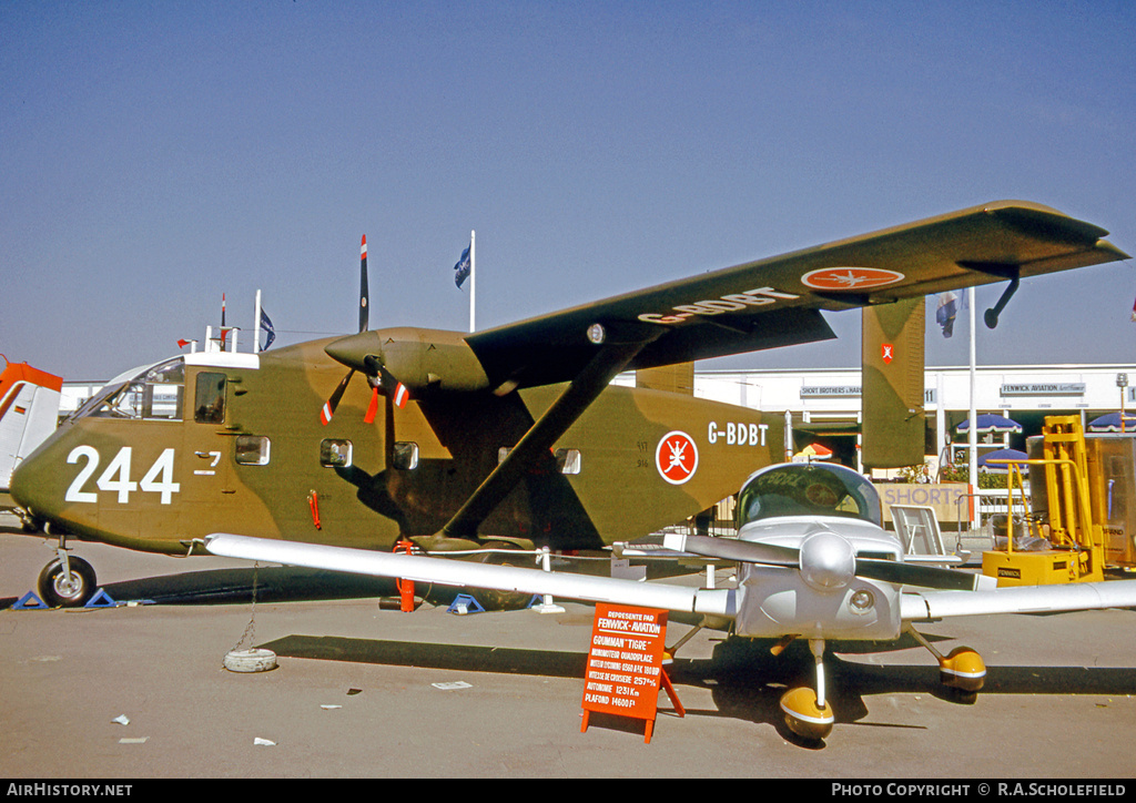 Aircraft Photo of 916 / G-BDBT | Short SC.7 Skyvan 3M-400 | Oman - Air Force | AirHistory.net #68892