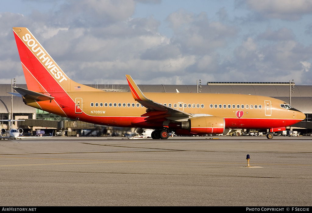 Aircraft Photo of N709SW | Boeing 737-7H4 | Southwest Airlines | AirHistory.net #69215