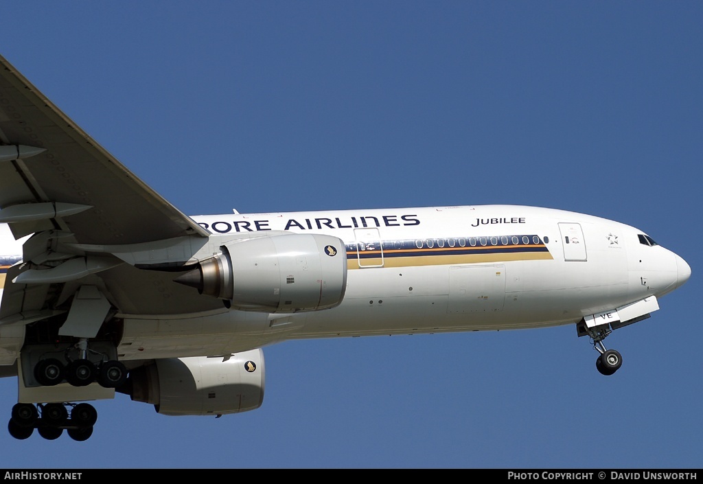 Aircraft Photo of 9V-SVE | Boeing 777-212/ER | Singapore Airlines | AirHistory.net #69260