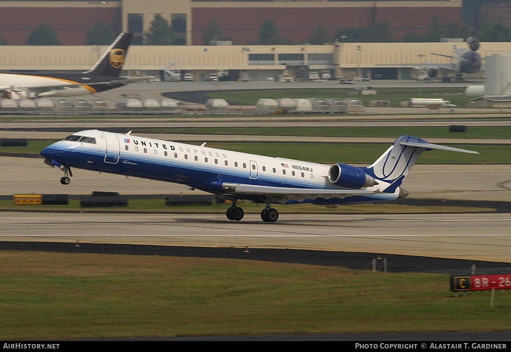 Aircraft Photo of N504MJ | Bombardier CRJ-701ER (CL-600-2C10) | United Express | AirHistory.net #69520