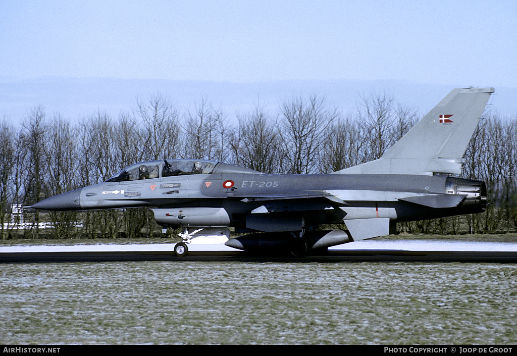 Aircraft Photo of ET-205 | General Dynamics F-16B Fighting Falcon | Denmark - Air Force | AirHistory.net #69566