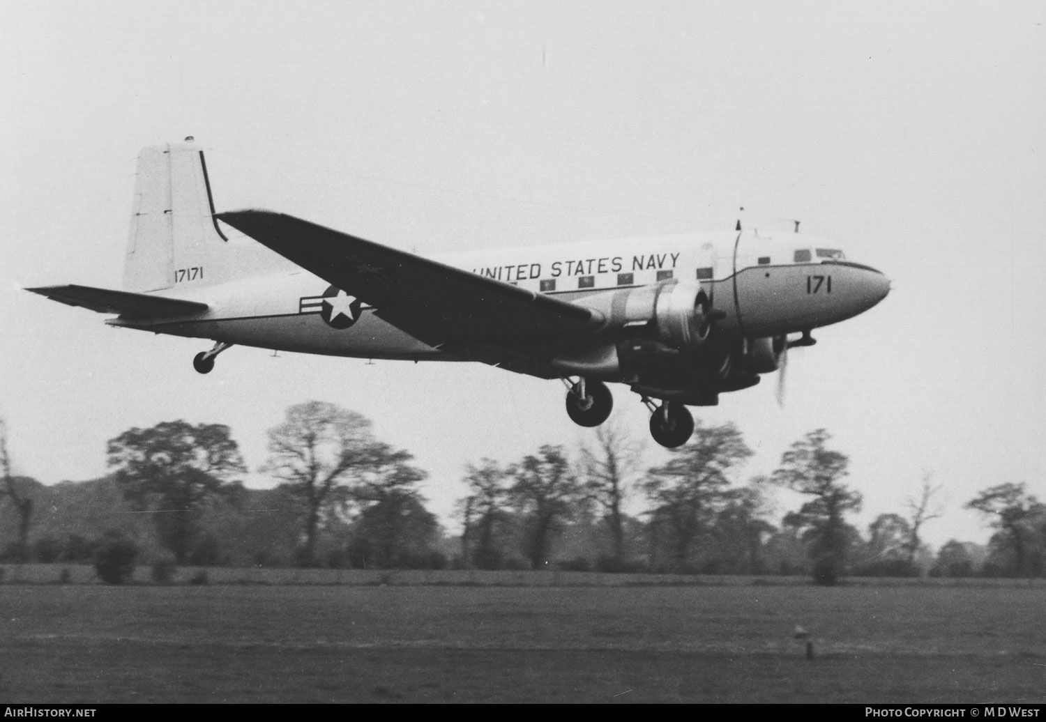 Aircraft Photo of 17171 | Douglas C-117D (DC-3S) | USA - Navy | AirHistory.net #69617