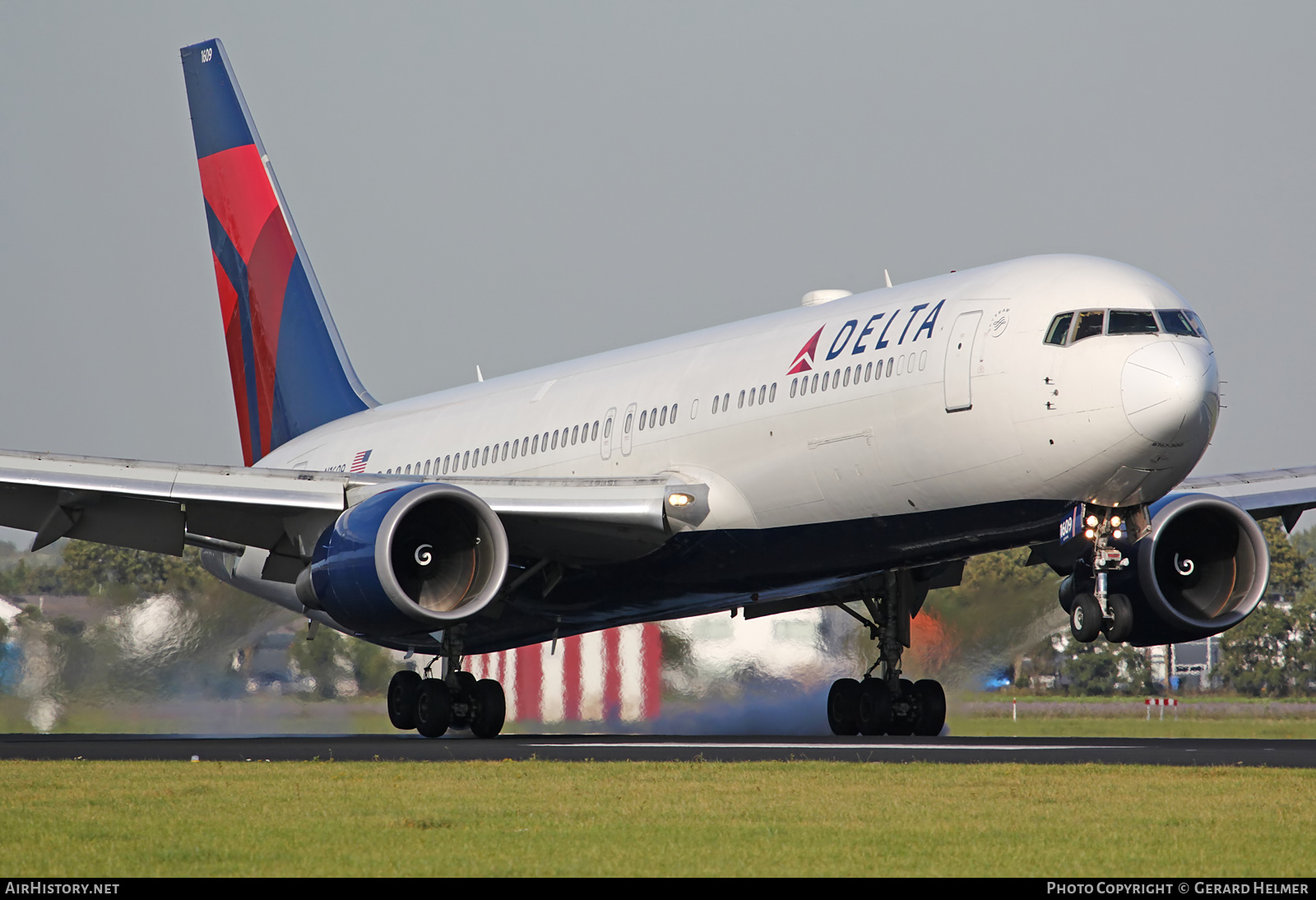 Aircraft Photo of N1609 | Boeing 767-332/ER | Delta Air Lines | AirHistory.net #69676