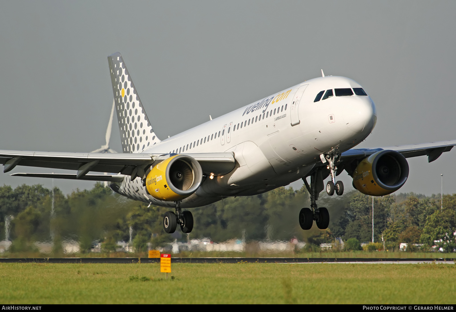Aircraft Photo of EC-MBK | Airbus A320-214 | Vueling Airlines | AirHistory.net #69715