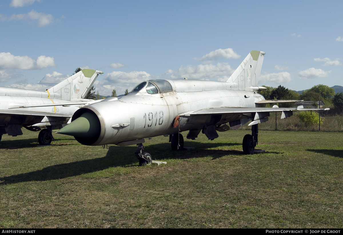 Aircraft Photo of 1918 | Mikoyan-Gurevich MiG-21R | Slovakia - Air Force | Czechoslovakia - Air Force | AirHistory.net #69716