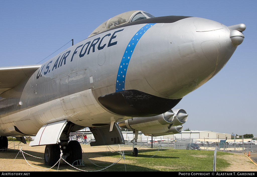 Aircraft Photo of 51-7066 / 17066 | Boeing WB-47E Stratojet | USA - Air Force | AirHistory.net #69717
