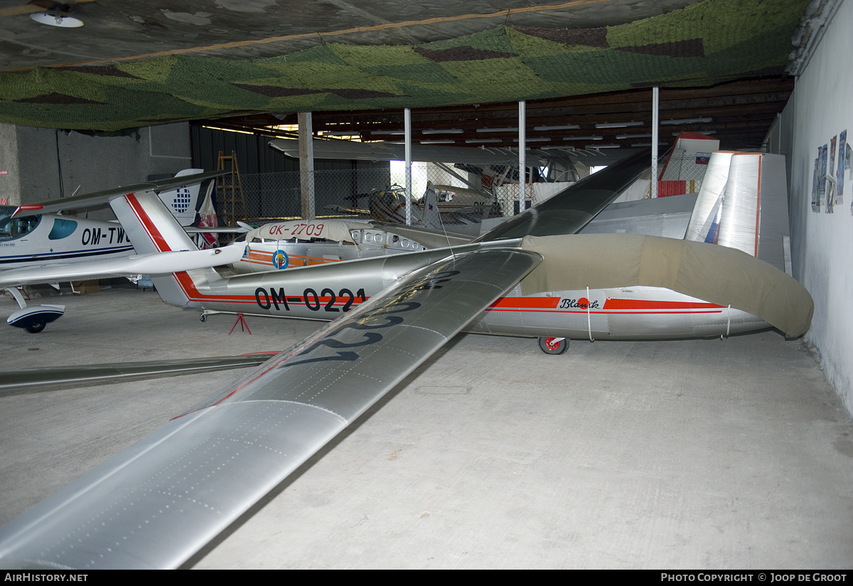 Aircraft Photo of OM-0221 | Let L-23 Super Blanik | AirHistory.net #69792