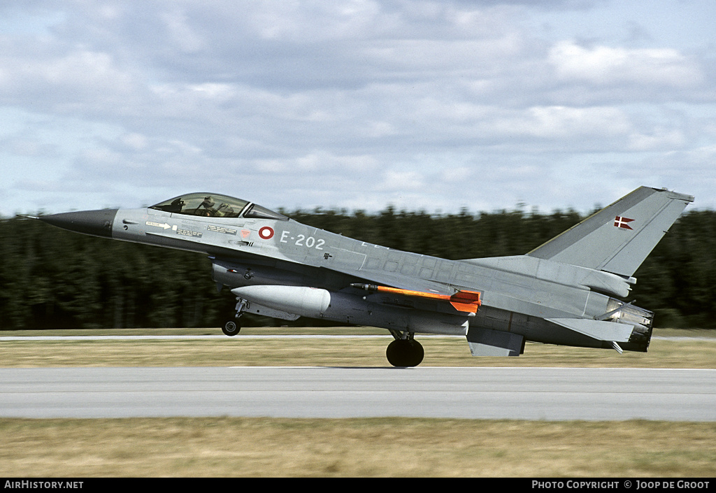 Aircraft Photo of E-202 | General Dynamics F-16A Fighting Falcon | Denmark - Air Force | AirHistory.net #70262