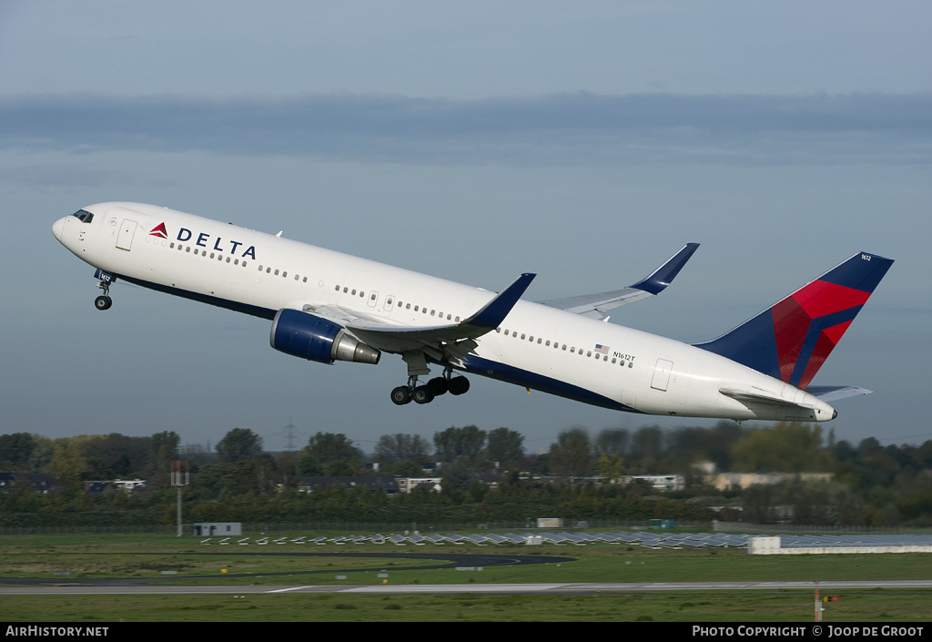 Aircraft Photo of N1612T | Boeing 767-332/ER | Delta Air Lines | AirHistory.net #70337