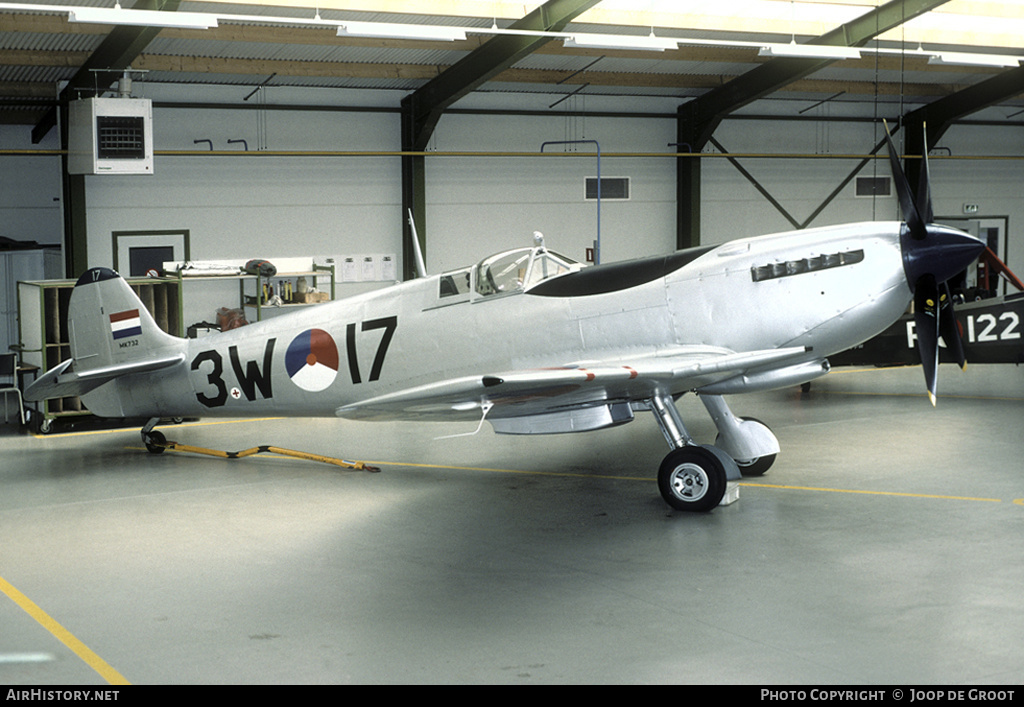 Aircraft Photo of G-HVDM | Supermarine 361 Spitfire LF9B | Netherlands - Air Force | AirHistory.net #70356