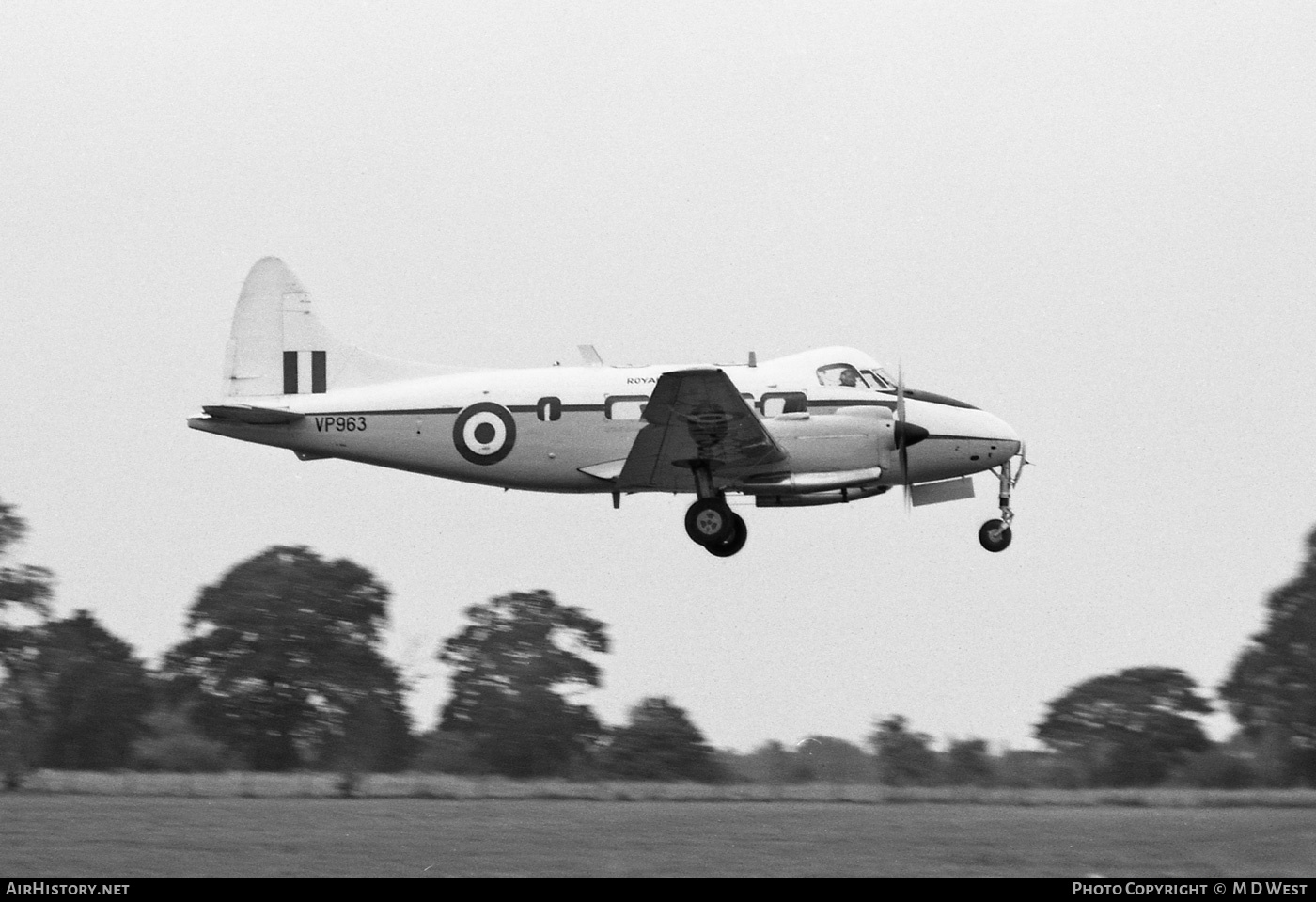 Aircraft Photo of VP963 | De Havilland D.H. 104 Devon C2/2 | UK - Air Force | AirHistory.net #70435