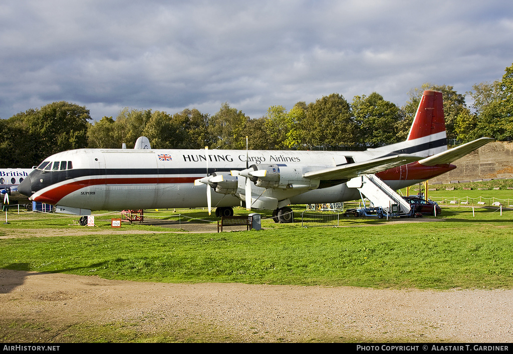 Aircraft Photo of G-APEP | Vickers 953C Merchantman | Hunting Cargo Airlines | AirHistory.net #70470