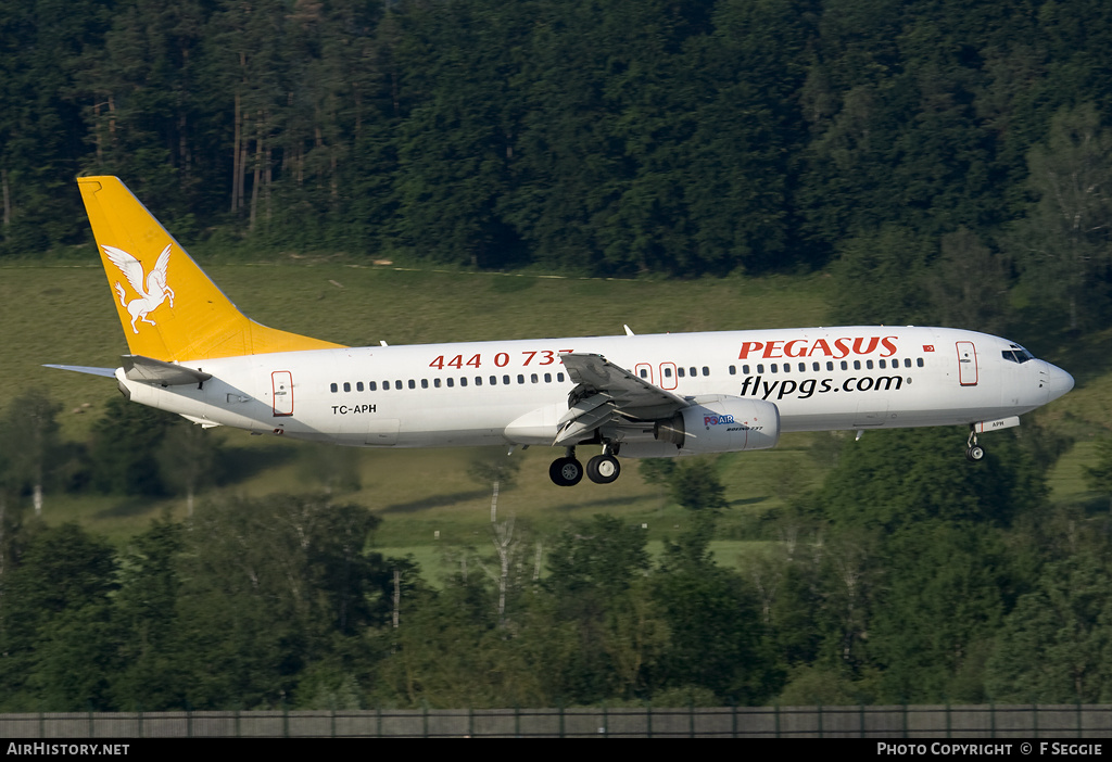 Aircraft Photo of TC-APH | Boeing 737-8S3 | Pegasus Airlines | AirHistory.net #70814