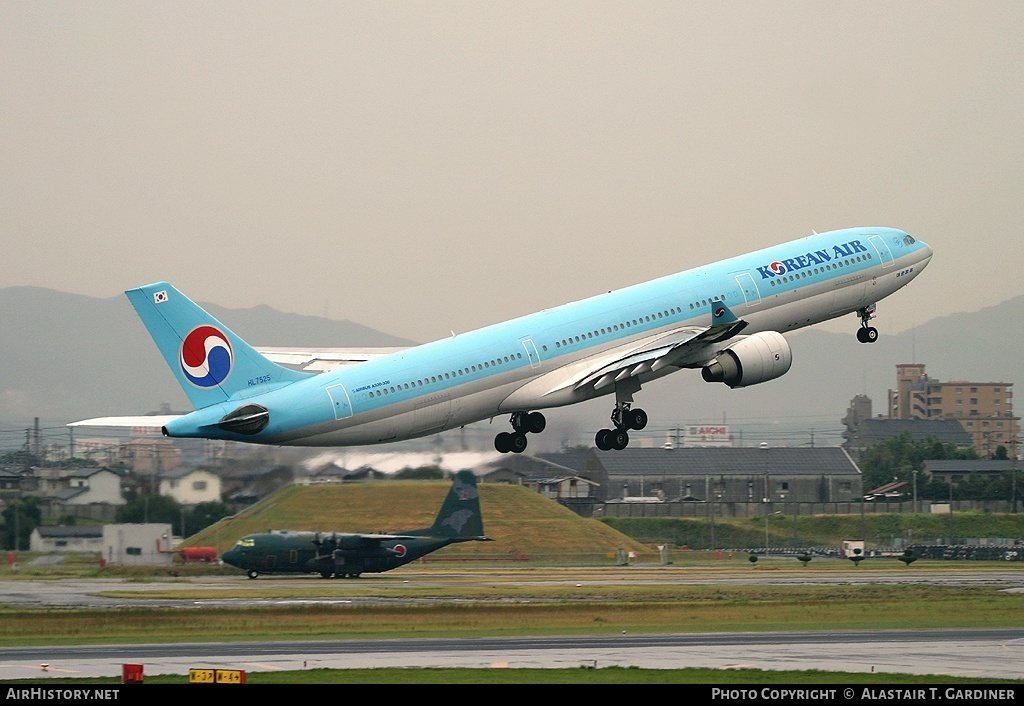 Aircraft Photo of HL7525 | Airbus A330-322 | Korean Air | AirHistory.net #70900
