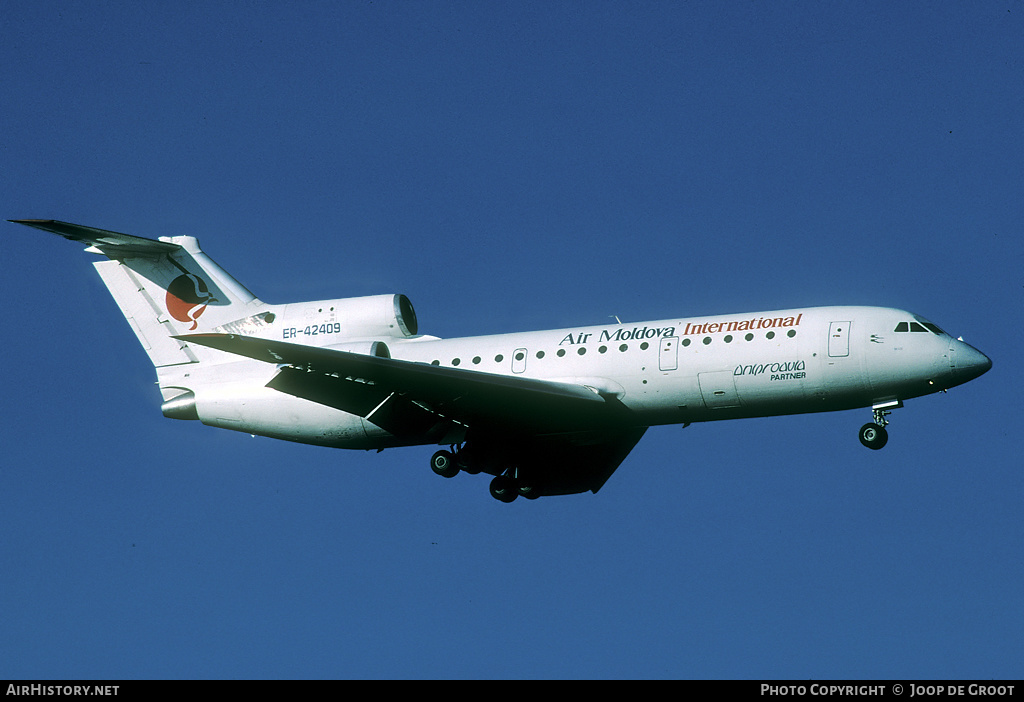 Aircraft Photo of ER-42409 | Yakovlev Yak-42D | Air Moldova International | AirHistory.net #70927