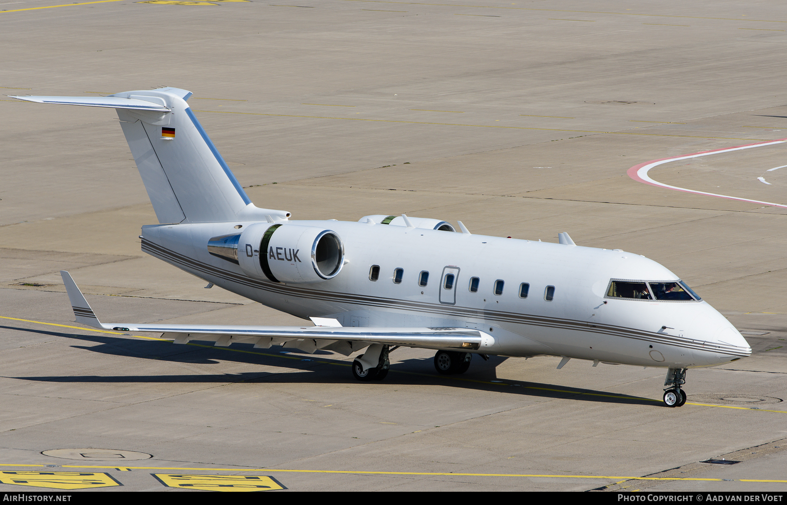 Aircraft Photo of D-AEUK | Bombardier Challenger 604 (CL-600-2B16) | AirHistory.net #70992