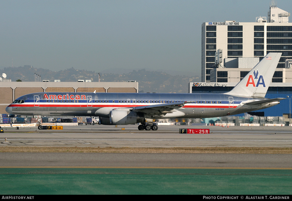 Aircraft Photo of N187AN | Boeing 757-223 | American Airlines | AirHistory.net #71003