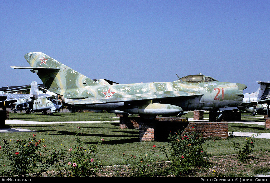 Aircraft Photo of 21 | Mikoyan-Gurevich MiG-17PF | Bulgaria - Air Force | AirHistory.net #71153