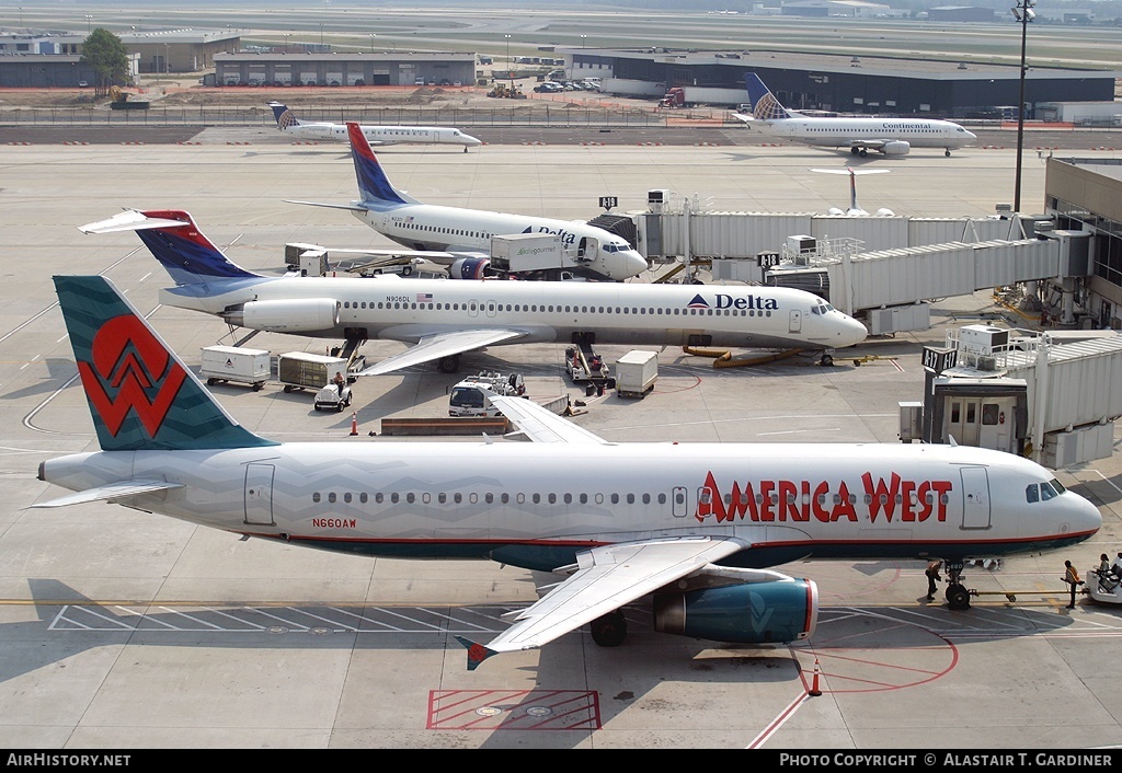 Aircraft Photo of N660AW | Airbus A320-232 | America West Airlines | AirHistory.net #71291