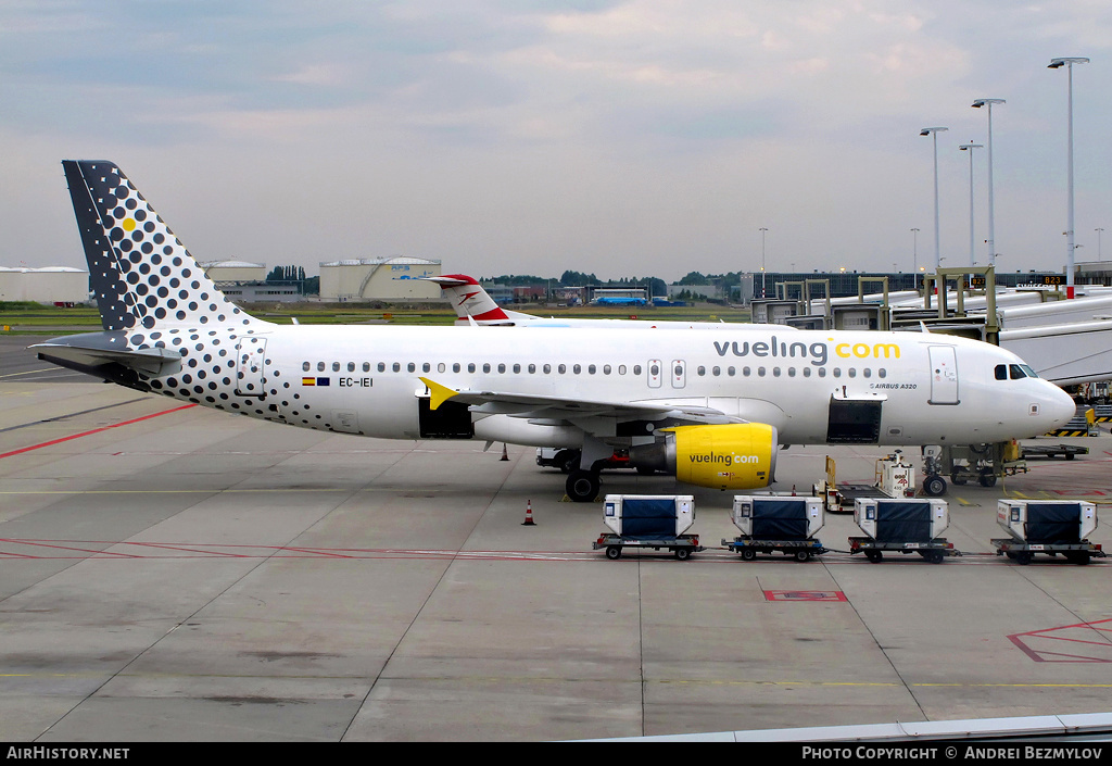 Aircraft Photo of EC-IEI | Airbus A320-214 | Vueling Airlines | AirHistory.net #71295