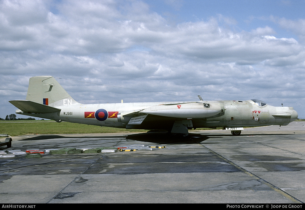 Aircraft Photo of WJ981 | English Electric Canberra T17A | UK - Air Force | AirHistory.net #71662