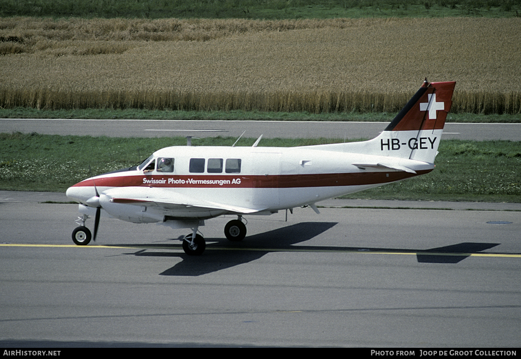 Aircraft Photo of HB-GEY | Beech 65-80 Queen Air | Swissair Photo + Vermessung | AirHistory.net #71682