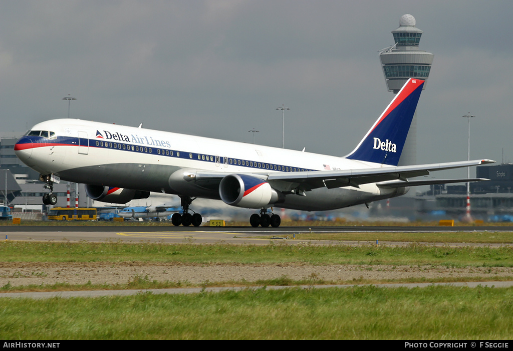 Aircraft Photo of N1610D | Boeing 767-332/ER | Delta Air Lines | AirHistory.net #71866