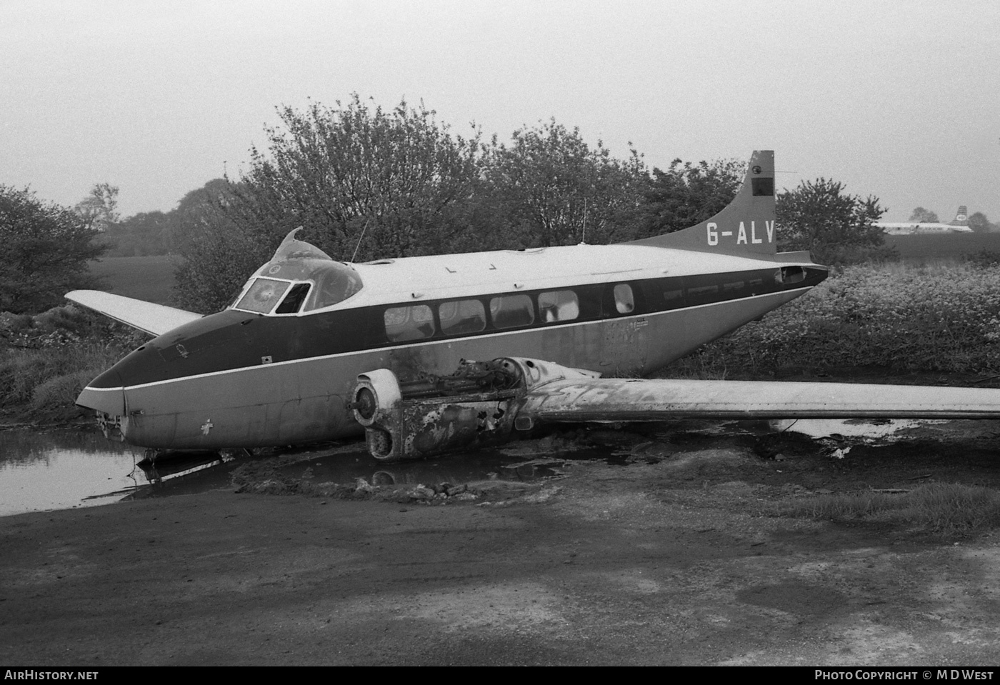 Aircraft Photo of G-ALVS | De Havilland D.H. 104 Dove 6 | Civil Aviation Flying Unit | AirHistory.net #72013