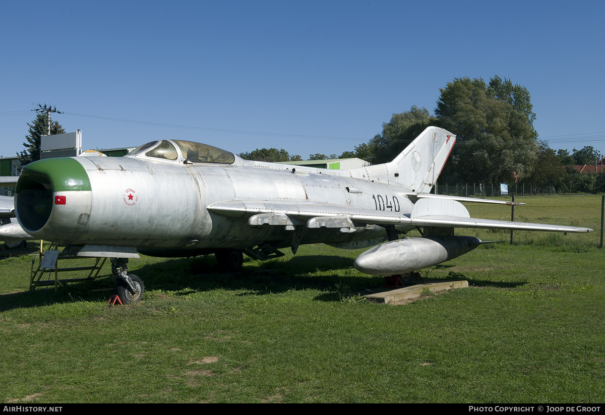 Aircraft Photo of 1040 | Mikoyan-Gurevich MiG-19PM | Czechoslovakia - Air Force | AirHistory.net #72291