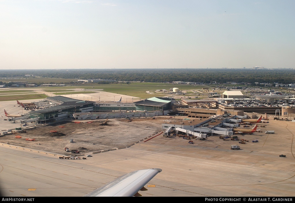 Airport photo of Houston - William P Hobby (KHOU / HOU) in Texas, United States | AirHistory.net #72516