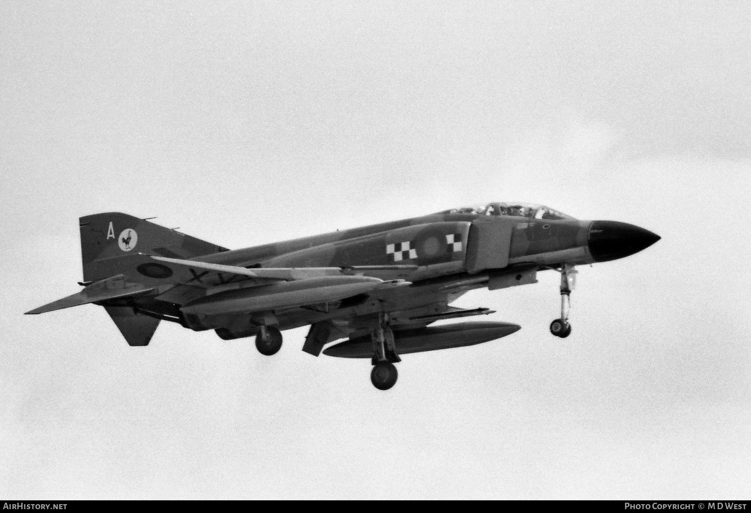 Aircraft Photo of XV571 | McDonnell Douglas F-4K Phantom FG1 | UK - Air Force | AirHistory.net #72521