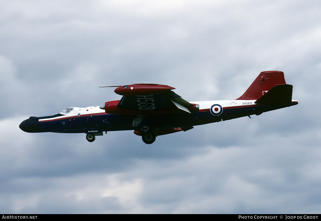 Aircraft Photo of XH568 | English Electric Canberra B2/6 | UK - Air Force | AirHistory.net #72563