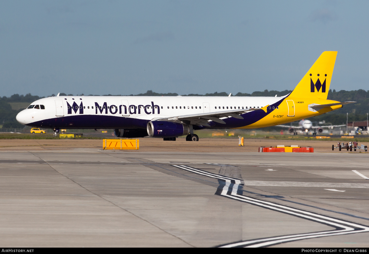 Aircraft Photo of G-OZBT | Airbus A321-231 | Monarch Airlines | AirHistory.net #73029