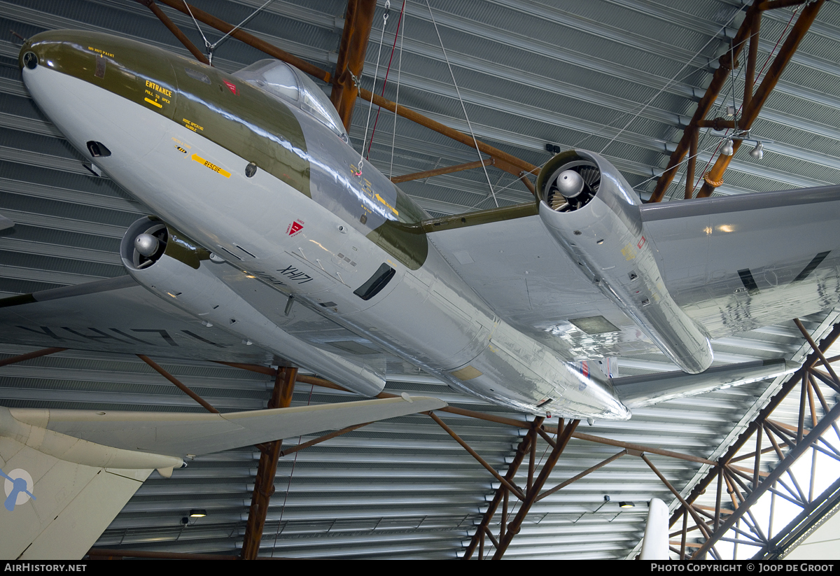 Aircraft Photo of XH171 | English Electric Canberra PR9 | AirHistory.net #73107