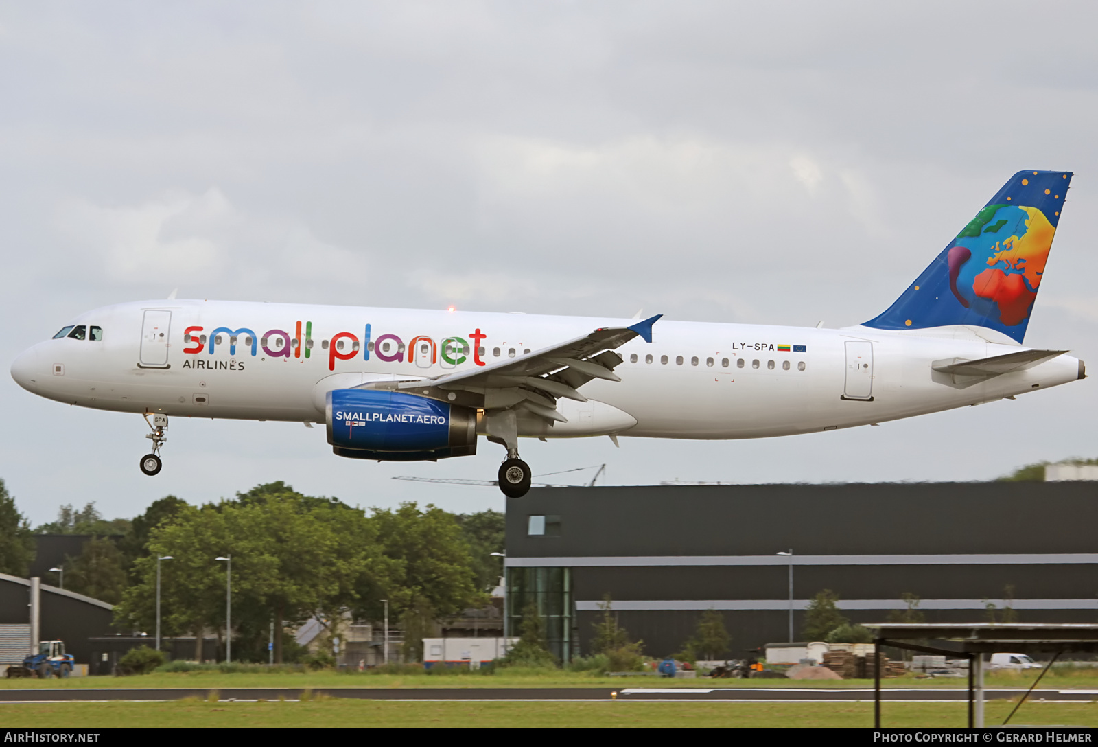 Aircraft Photo of LY-SPA | Airbus A320-232 | Small Planet Airlines | AirHistory.net #73251