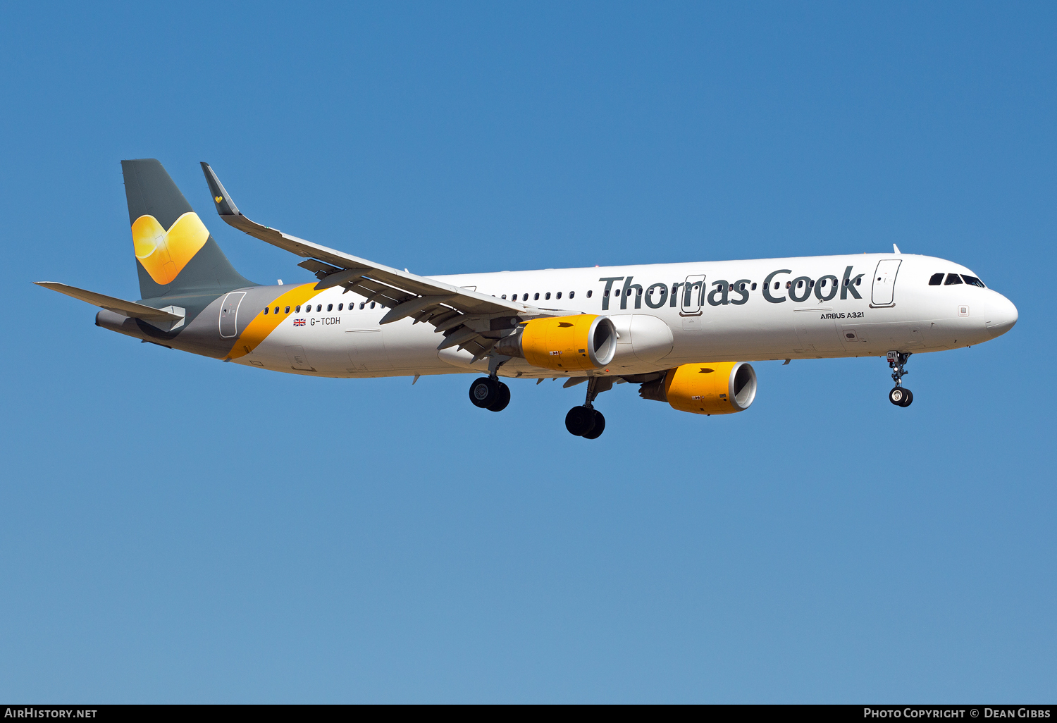 Aircraft Photo of G-TCDH | Airbus A321-211 | Thomas Cook Airlines | AirHistory.net #73280