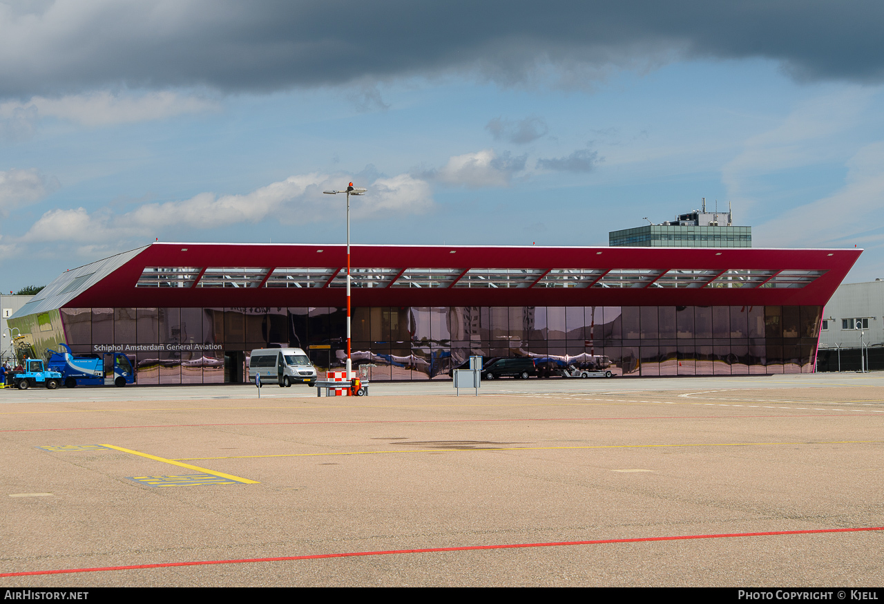 Airport photo of Amsterdam - Schiphol (EHAM / AMS) in Netherlands | AirHistory.net #73632
