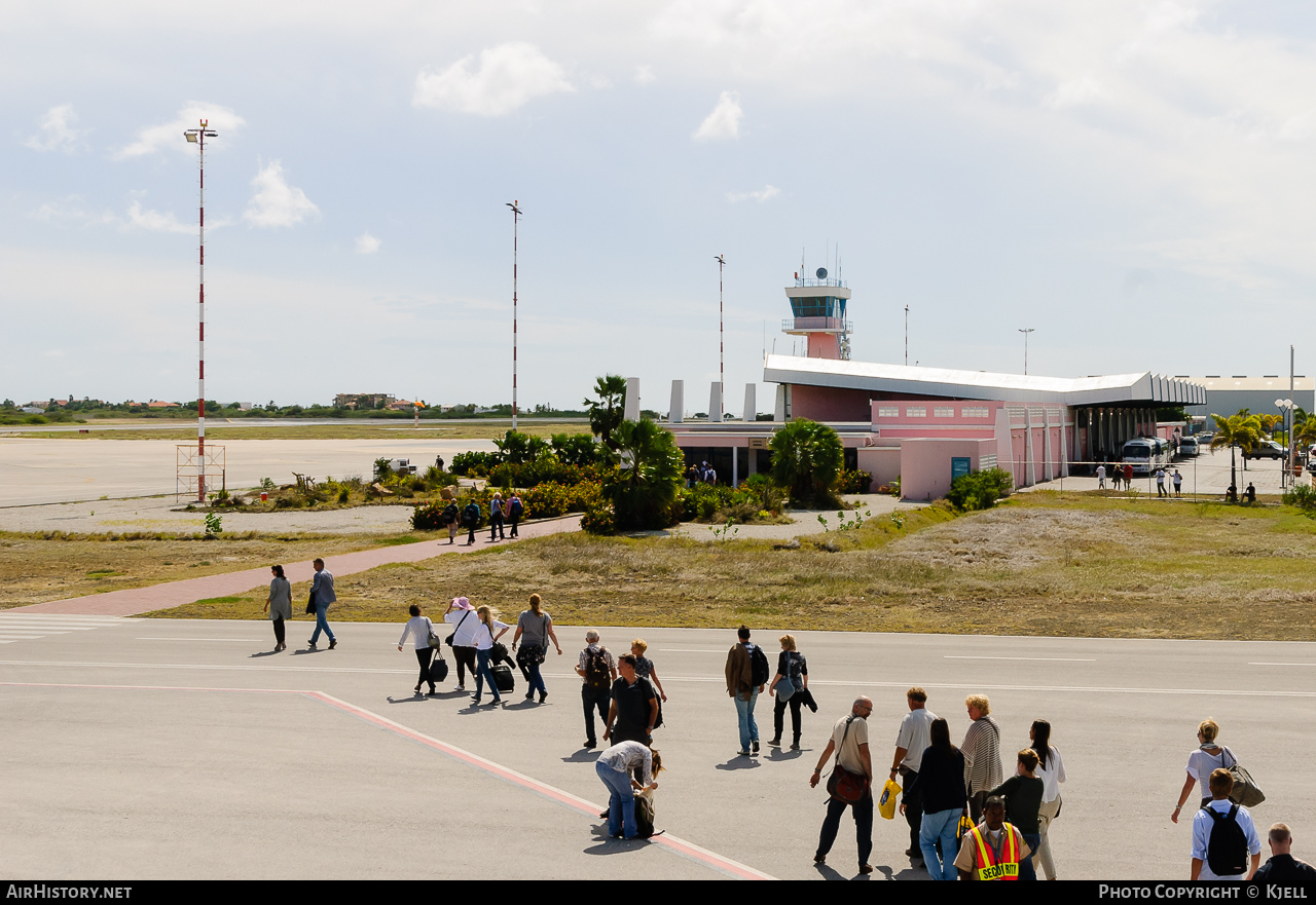 Airport photo of Bonaire - Flamingo (TNCB / BON) in Caribbean Netherlands | AirHistory.net #73654
