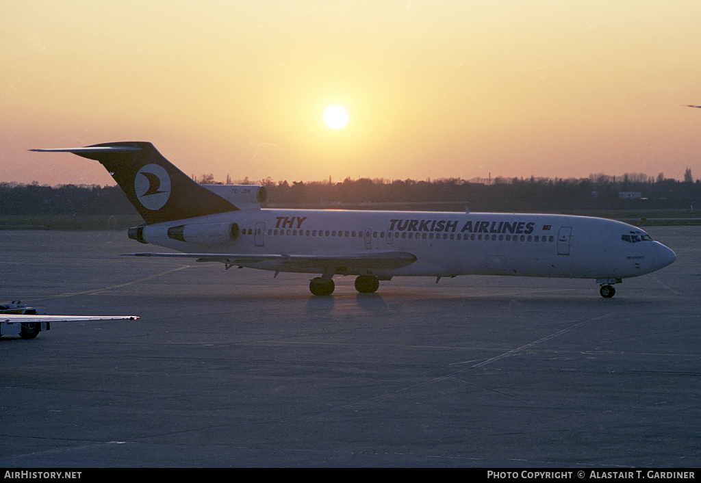 Aircraft Photo of TC-JBM | Boeing 727-2F2/Adv | THY Türk Hava Yolları - Turkish Airlines | AirHistory.net #73772