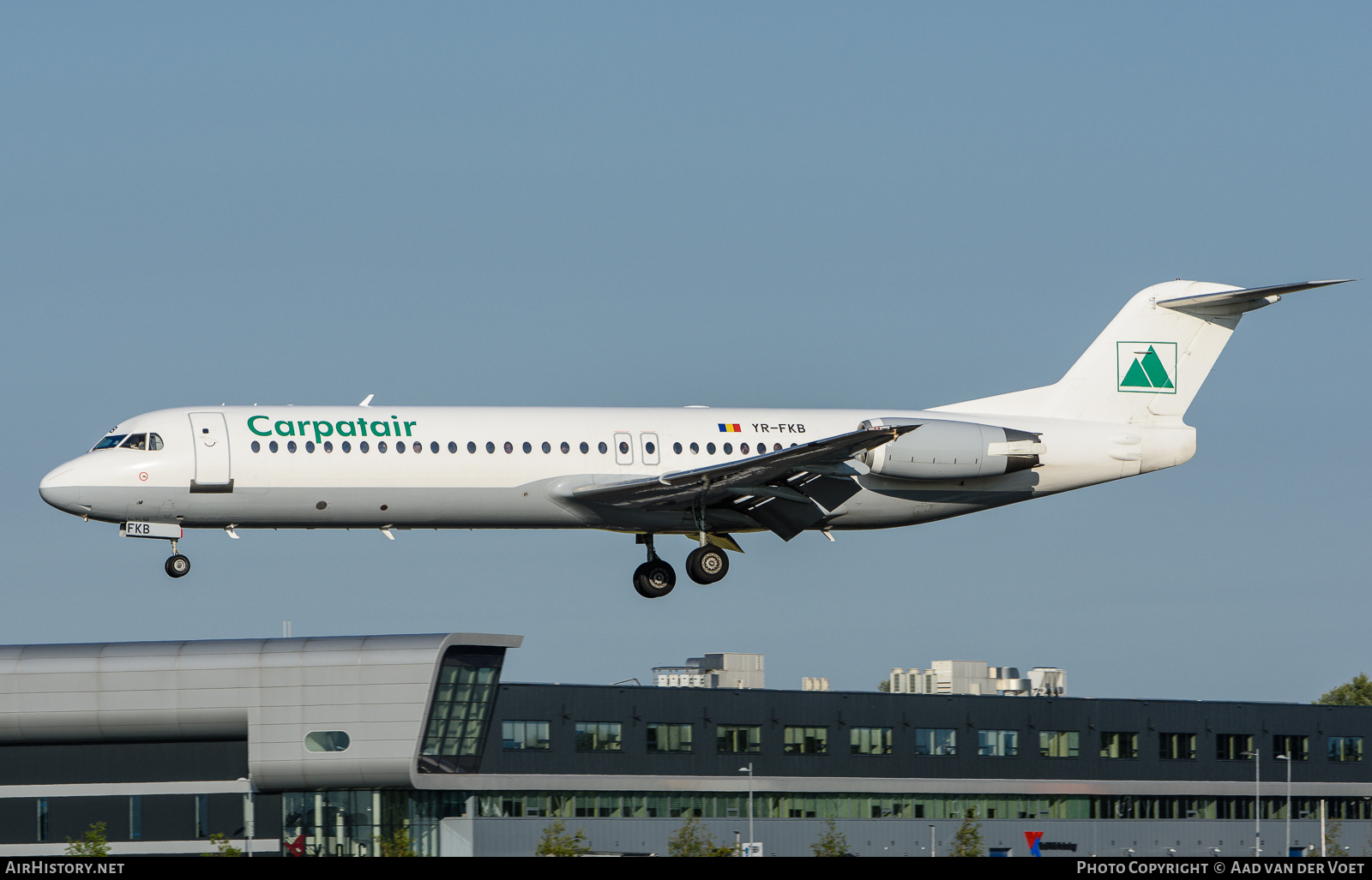 Aircraft Photo of YR-FKB | Fokker 100 (F28-0100) | Carpatair | AirHistory.net #74033