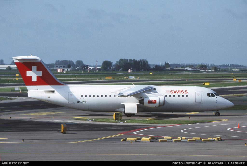Aircraft Photo of HB-IYX | British Aerospace Avro 146-RJ100 | Swiss International Air Lines | AirHistory.net #74112