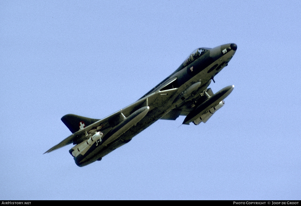 Aircraft Photo of J-4095 | Hawker Hunter F58 | Switzerland - Air Force | AirHistory.net #74234