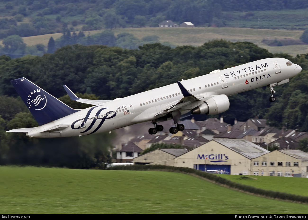 Aircraft Photo of N722TW | Boeing 757-231 | Delta Air Lines | AirHistory.net #74683