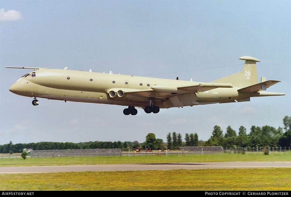 Aircraft Photo of XV228 | Hawker Siddeley HS-801 Nimrod MR.2P | UK - Air Force | AirHistory.net #75142