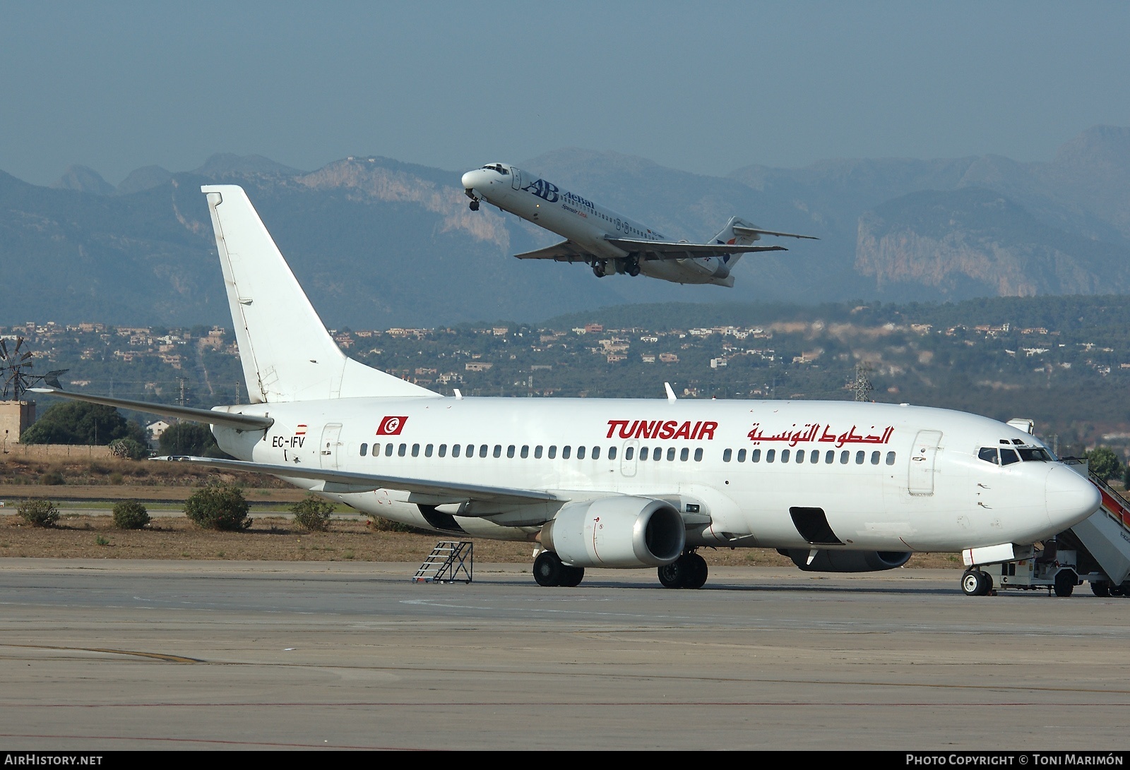 Aircraft Photo of EC-IFV | Boeing 737-33A | Tunisair | AirHistory.net #75313