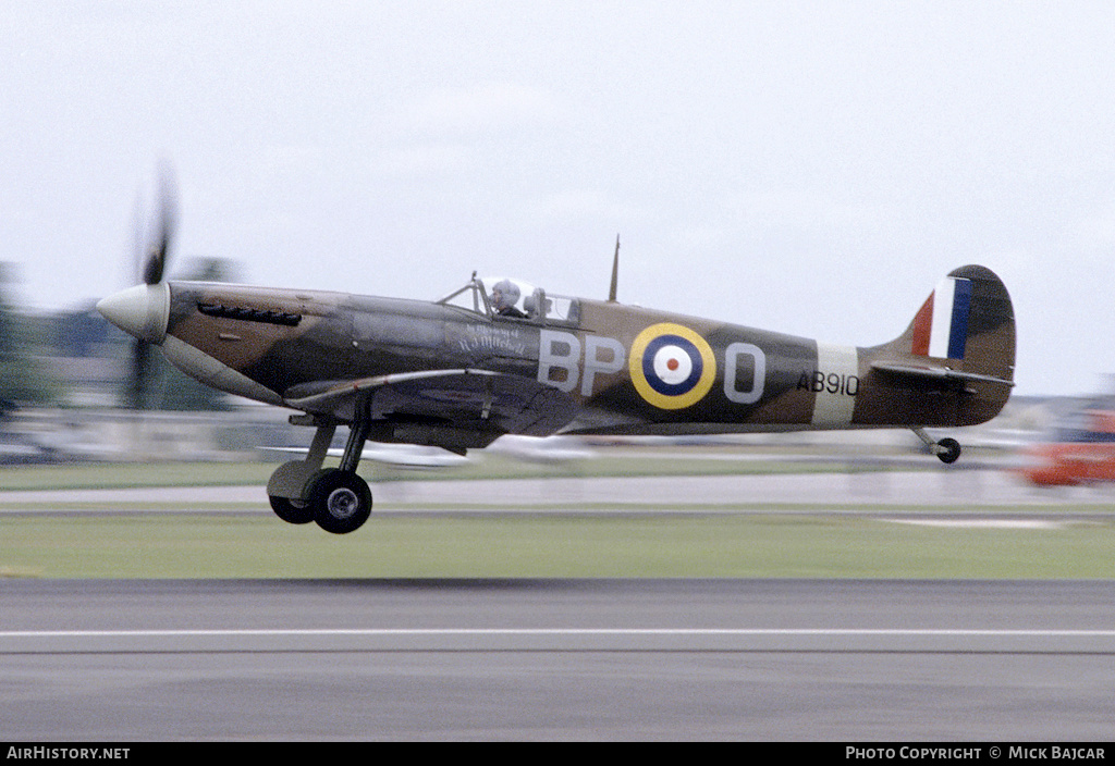 Aircraft Photo of AB910 | Supermarine 349 Spitfire LF5B | UK - Air Force | AirHistory.net #75499