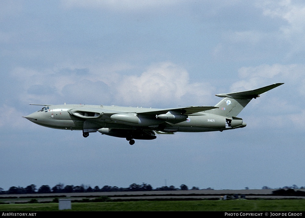 Aircraft Photo of XH671 | Handley Page HP-80 Victor K2 | UK - Air Force | AirHistory.net #75535