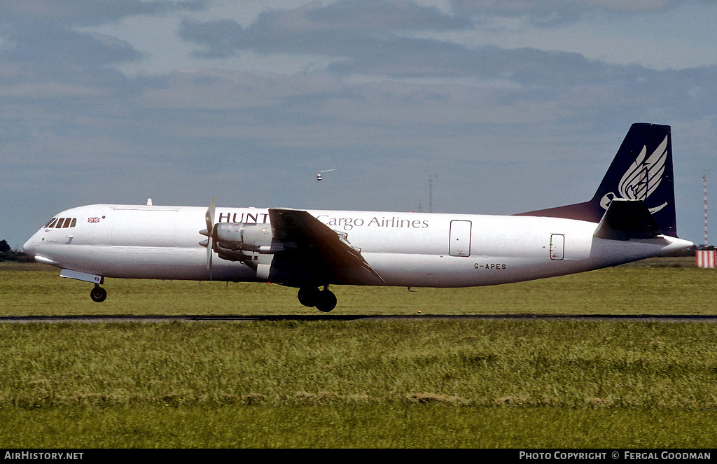 Aircraft Photo of G-APES | Vickers 953C Merchantman | Hunting Cargo Airlines | AirHistory.net #75615